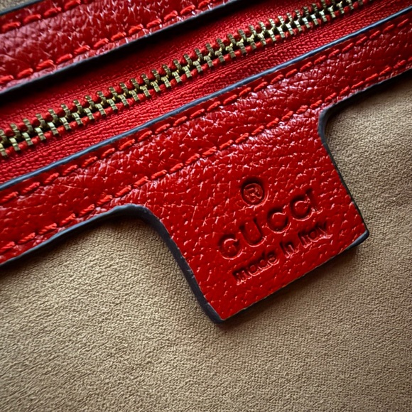 Gucci Red Trim GG Supreme Satchel with Bee Accent - Picture 4 of 6